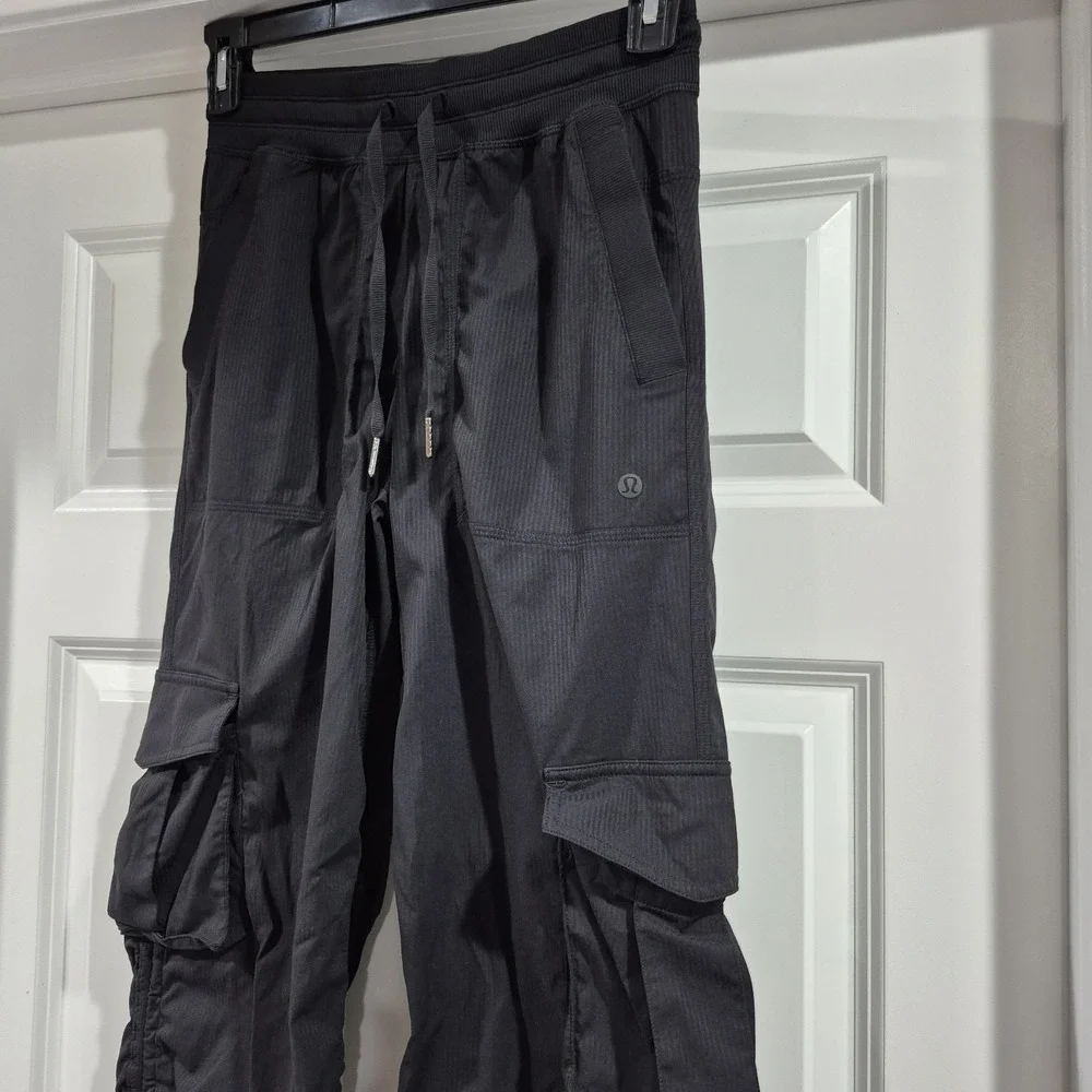 Lululemon Pants Womens XS Black Dance Studio Cargo Baggy Mid-Rise Relaxed Fit